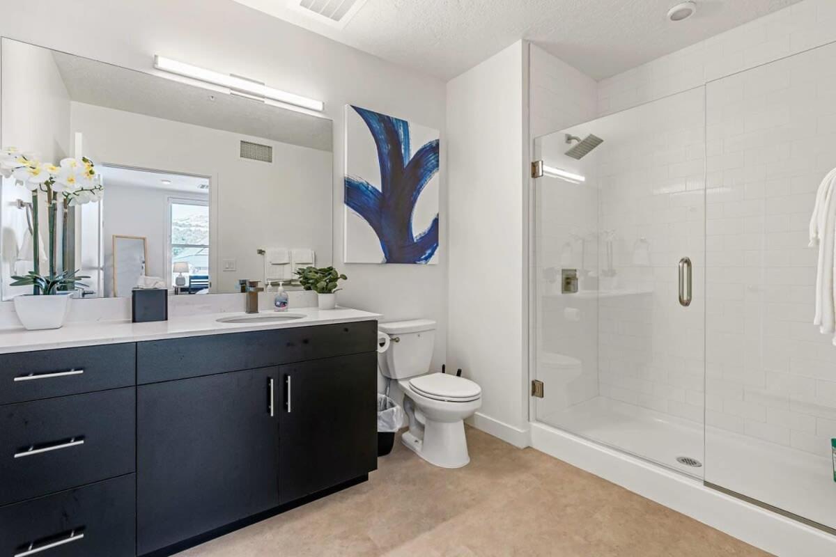 2Br Luxury Urban Escape Balcony & Fitness Center Lägenhet Salt Lake City Exteriör bild