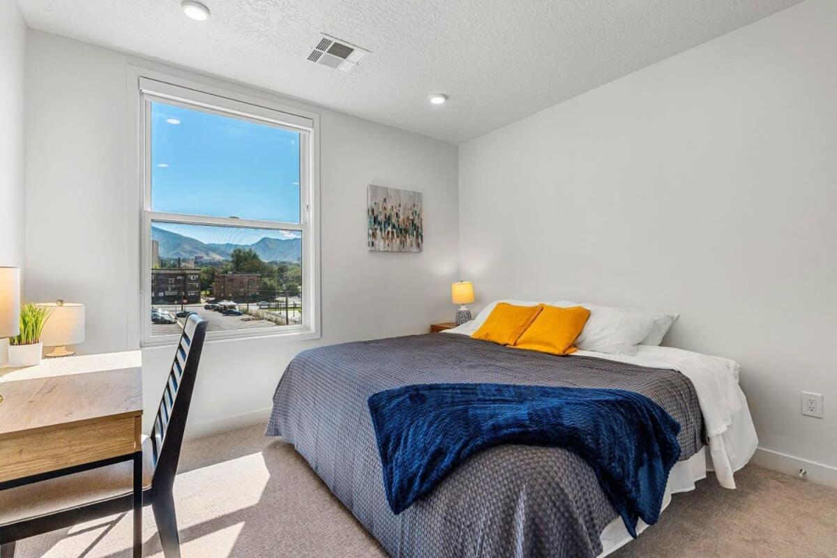 2Br Luxury Urban Escape Balcony & Fitness Center Lägenhet Salt Lake City Exteriör bild