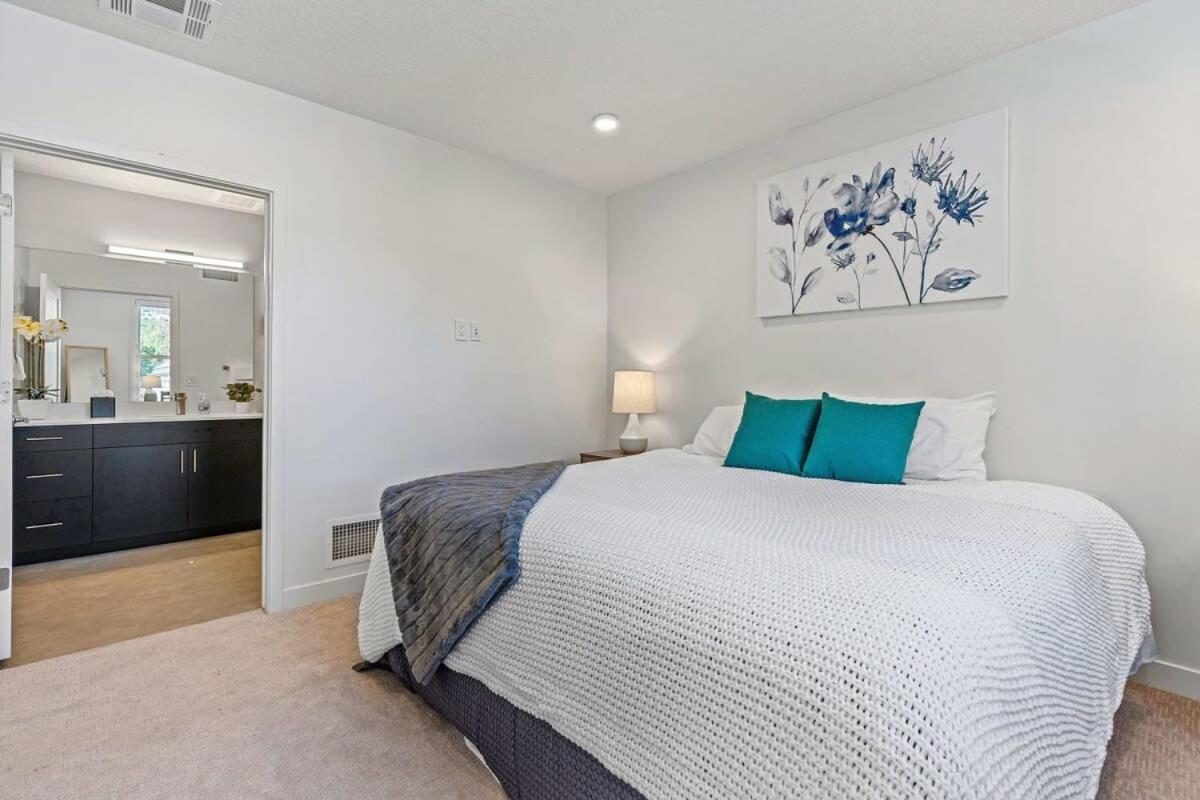 2Br Luxury Urban Escape Balcony & Fitness Center Lägenhet Salt Lake City Exteriör bild