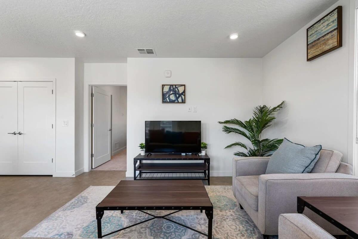2Br Luxury Urban Escape Balcony & Fitness Center Lägenhet Salt Lake City Exteriör bild