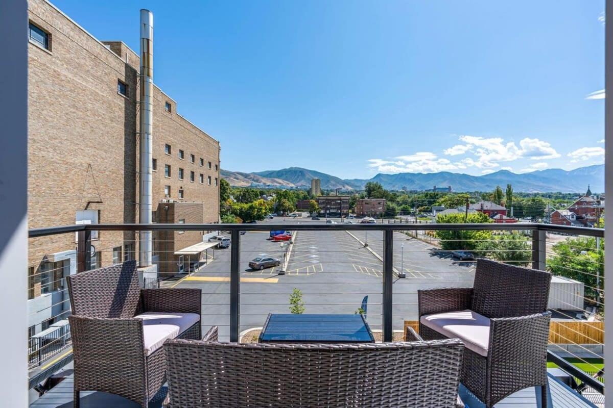 2Br Luxury Urban Escape Balcony & Fitness Center Lägenhet Salt Lake City Exteriör bild