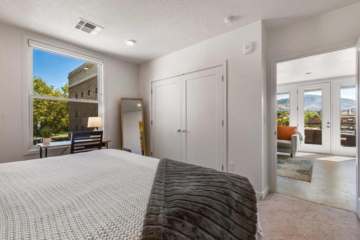 2Br Luxury Urban Escape Balcony & Fitness Center Lägenhet Salt Lake City Exteriör bild